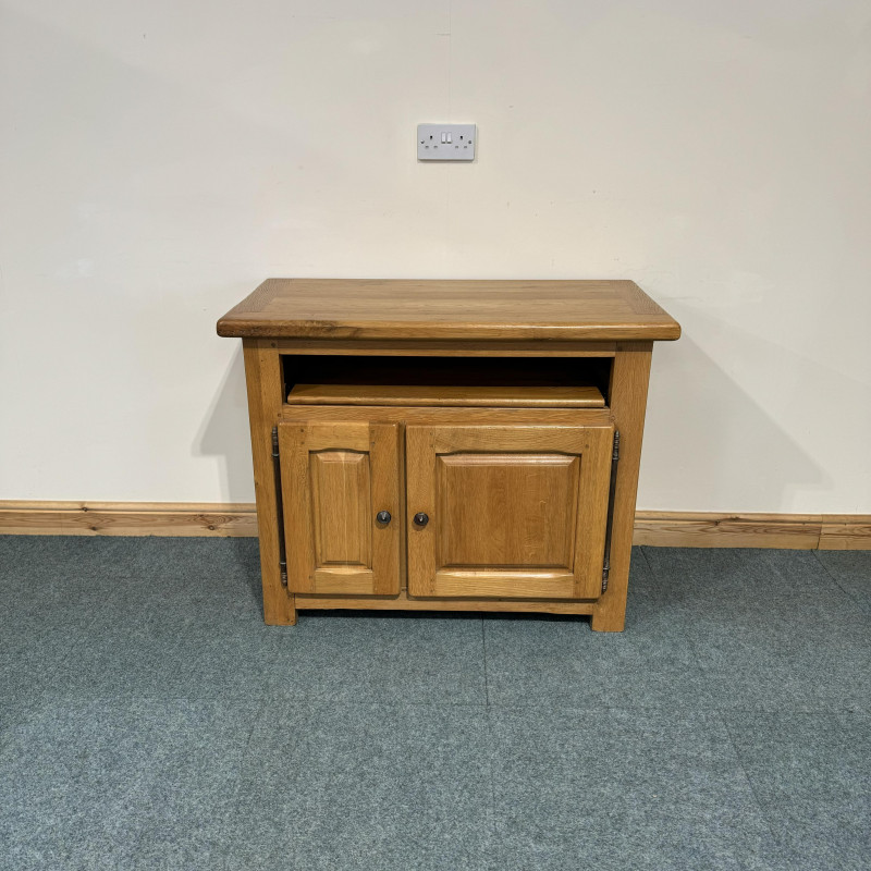 Small, Distressed Solid Oak, Compact Desk. (DE101)