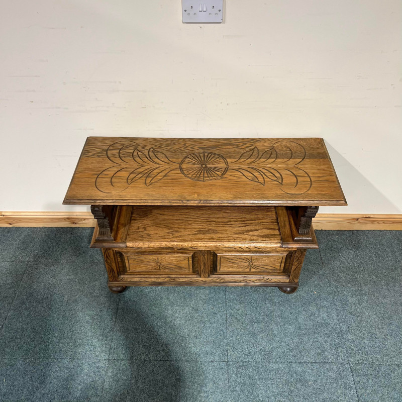 Medium Sized, Low, Solid Oak, Carved, Monks Bench. (MB148) - Image 6