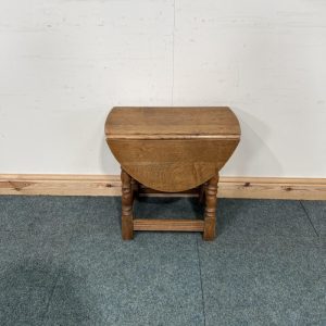 Very Small, Solid Oak, Drop Leaf Side Table. (O184)