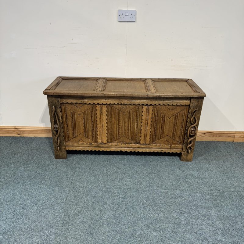 Medium Sized, Solid Oak, Carved Antique Box. (BB123)