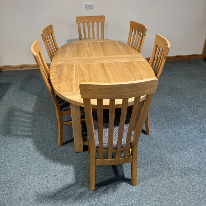 (TC343) Large, Oval, Solid Oak, Fixed Table and 6 Chairs.
