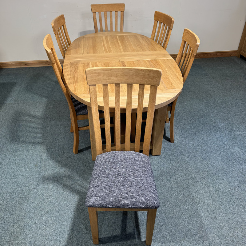 (TC343) Large, Oval, Solid Oak, Fixed Table and 6 Chairs. - Image 3