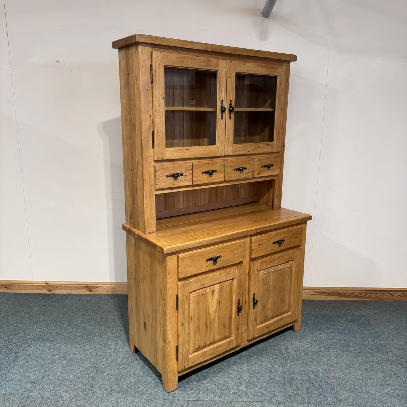 Medium Sized, Distressed Solid Oak Dresser. (D159) - Image 2