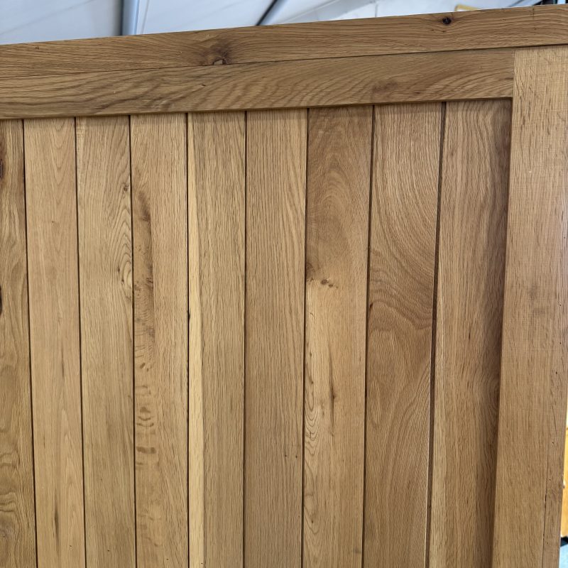 Medium Sized, Distressed Solid Oak Dresser. (D159) - Image 10