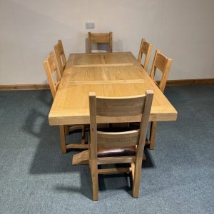 (TC352) Large, Oak, Fixed Table and 6 Chairs.