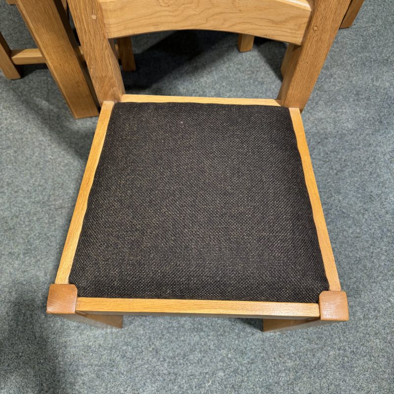 (TC357) Small, Round, Solid Oak, 1 Leaf Extending Table and 4 Chairs. - Image 3