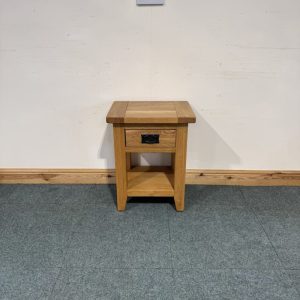1 Medium Sized, Vancouver, Solid Oak Side Table/Bedside. (O219)