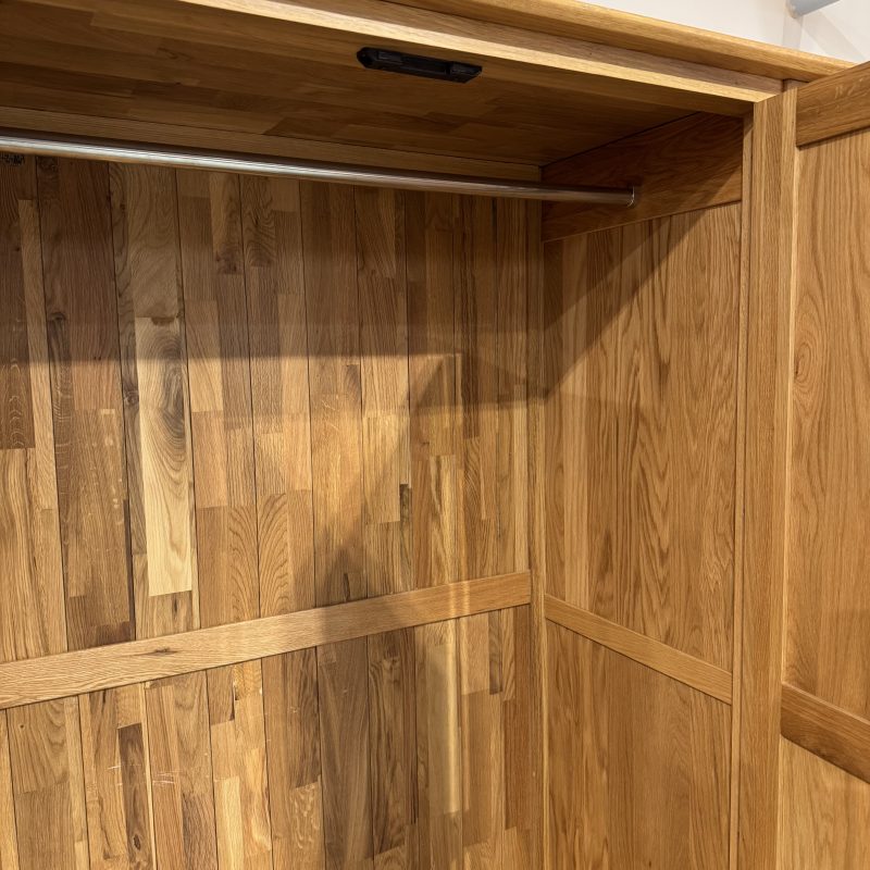 (W217) Restored Solid Oak Triple Wardrobe - Extra Large - Image 4