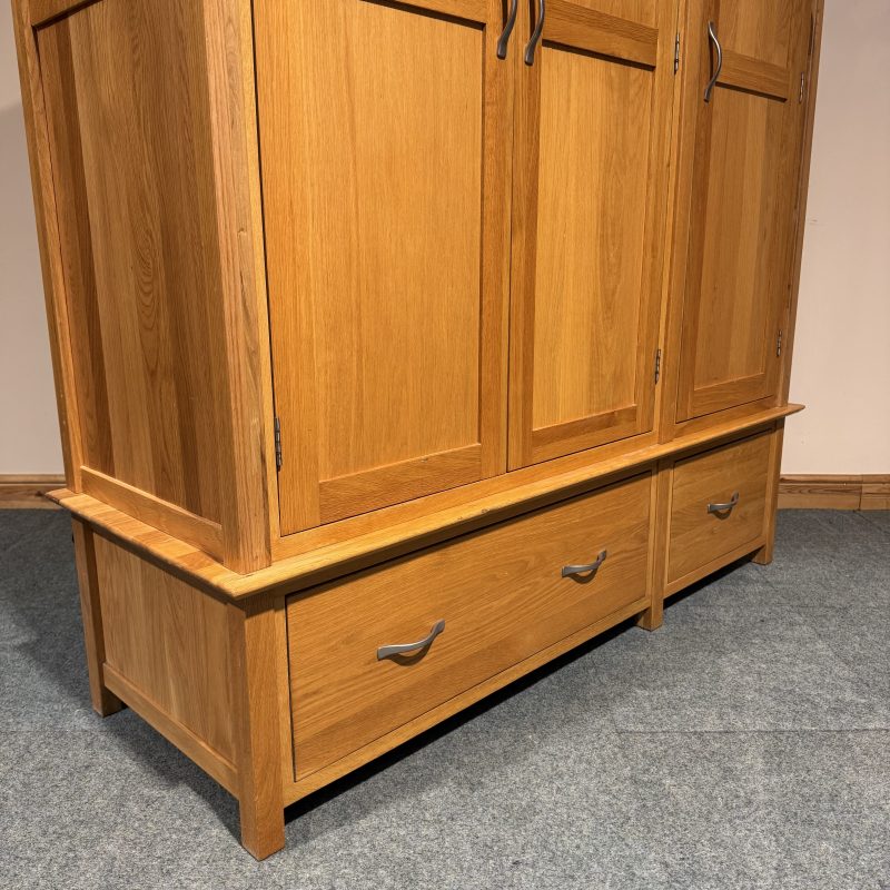 (W217) Restored Solid Oak Triple Wardrobe - Extra Large - Image 7