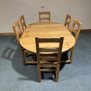 (TC389) French, Distressed, Oval, 2 Leaf Extending, Pedestal Table and 6 Chairs.