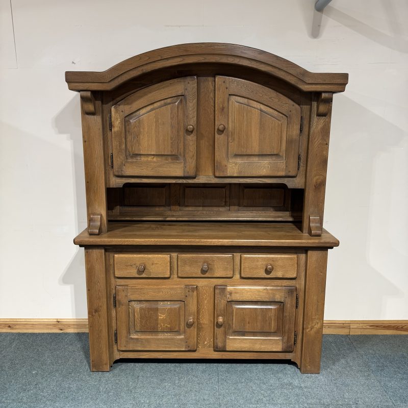 Large, Rustic Oak Dresser. (D171)