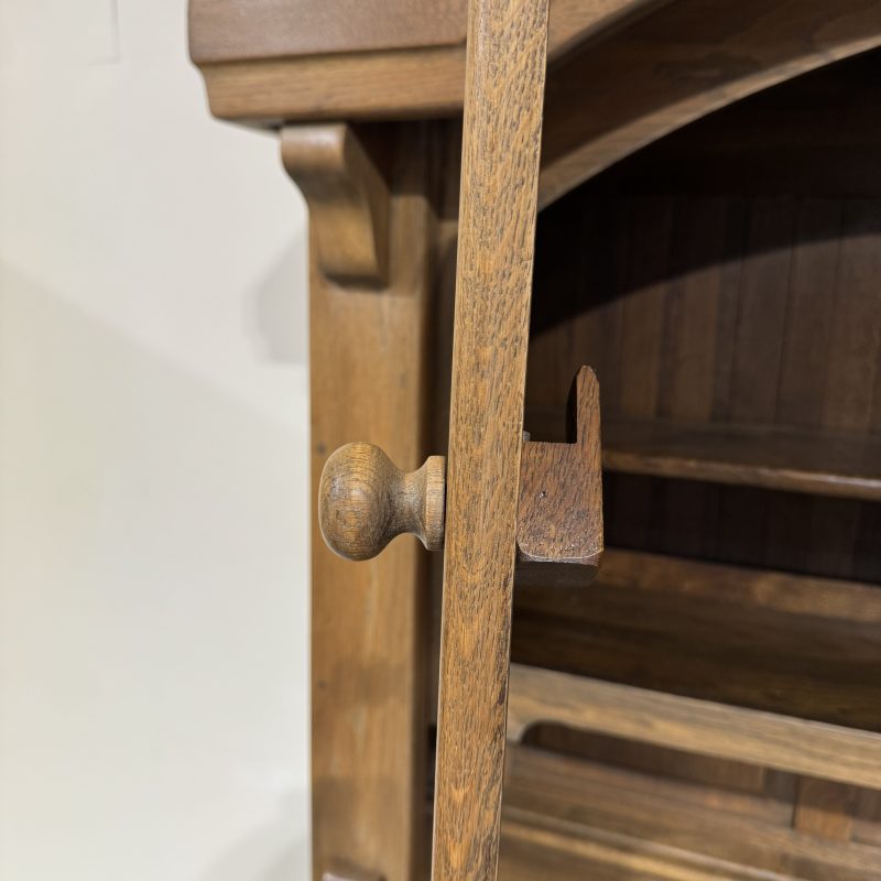Large, Rustic Oak Dresser. (D171) - Image 8