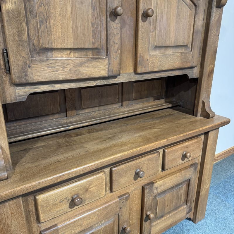 Large, Rustic Oak Dresser. (D171) - Image 7