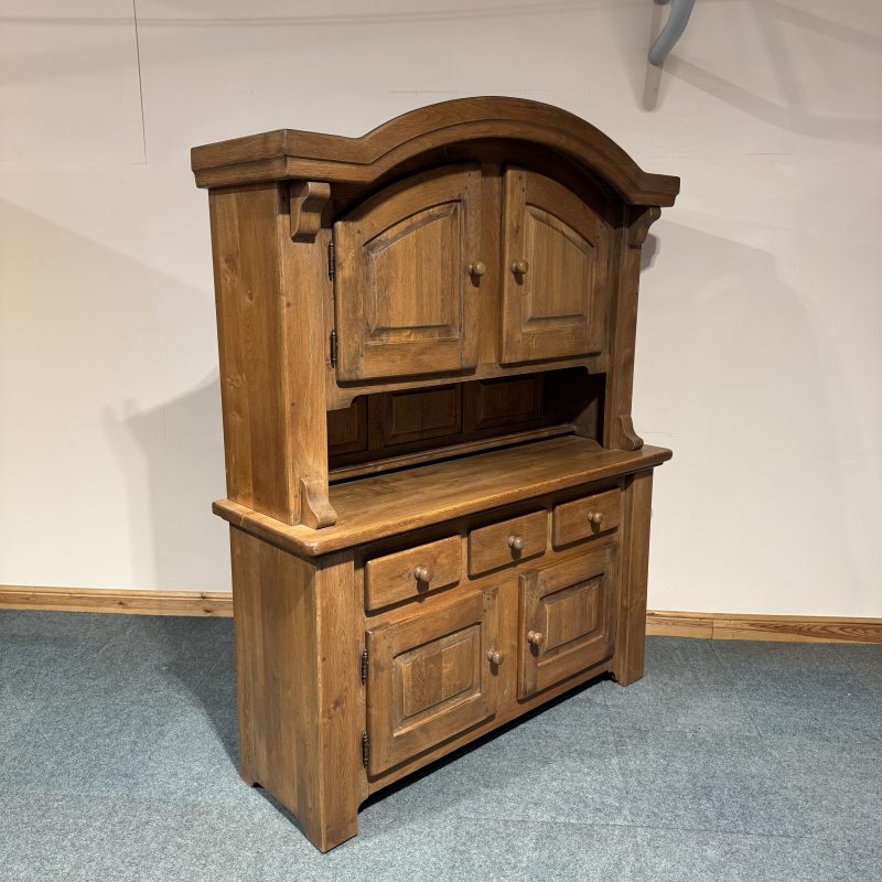 Large, Rustic Oak Dresser. (D171) - Image 2