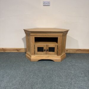 Medium Sized, Oak, Glazed Corner TV Unit. (TV275)