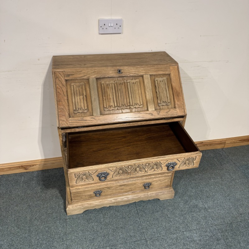 Medium Sized, Old Charm, Oak, 4 Drawer Bureau. (BX124) - Image 5