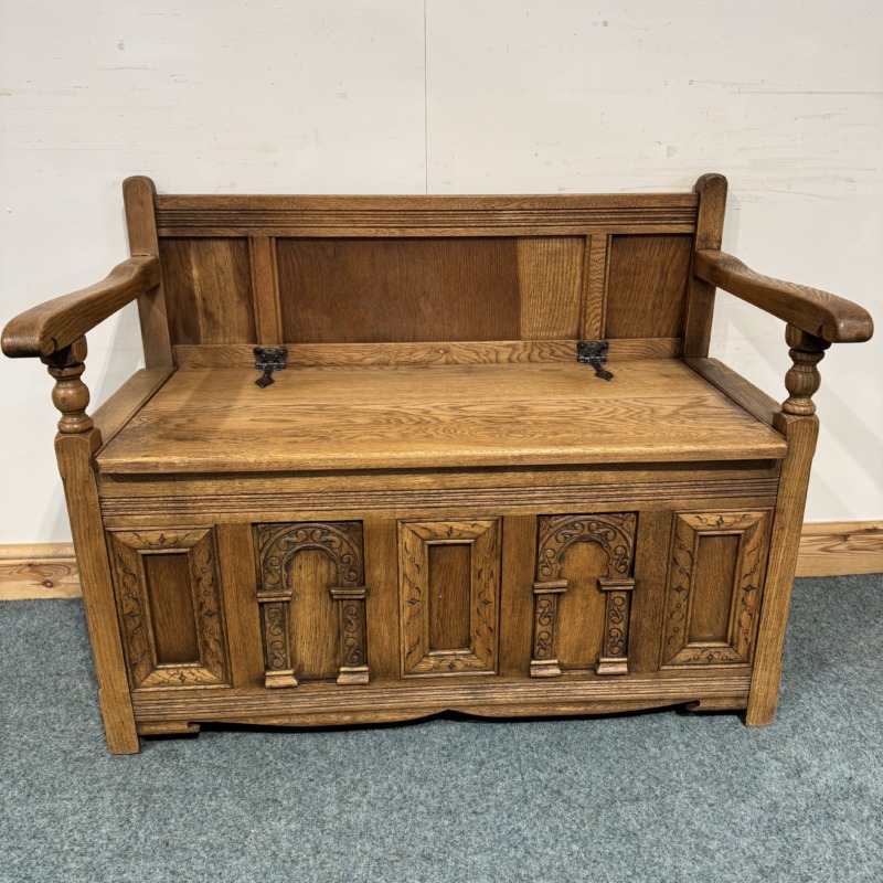 (MB177) Medium Sized, Old Charm, Carved Oak Bench. - Image 4