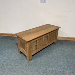 Large, Old Charm, Oak, Bedding Box. (BB130)