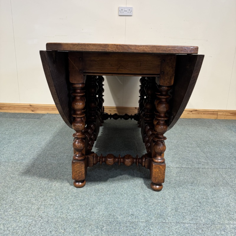 Magnificent! Extra Large, Rustic Solid Oak, Drop Leaf Table. (T120) - Image 12