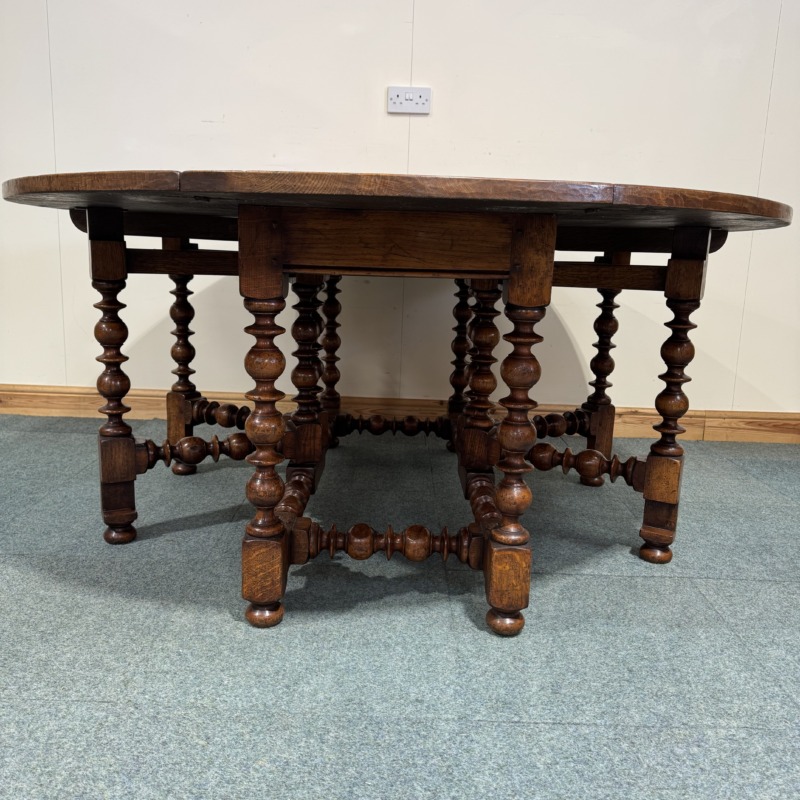 Magnificent! Extra Large, Rustic Solid Oak, Drop Leaf Table. (T120) - Image 14