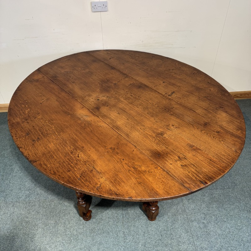 Magnificent! Extra Large, Rustic Solid Oak, Drop Leaf Table. (T120) - Image 11